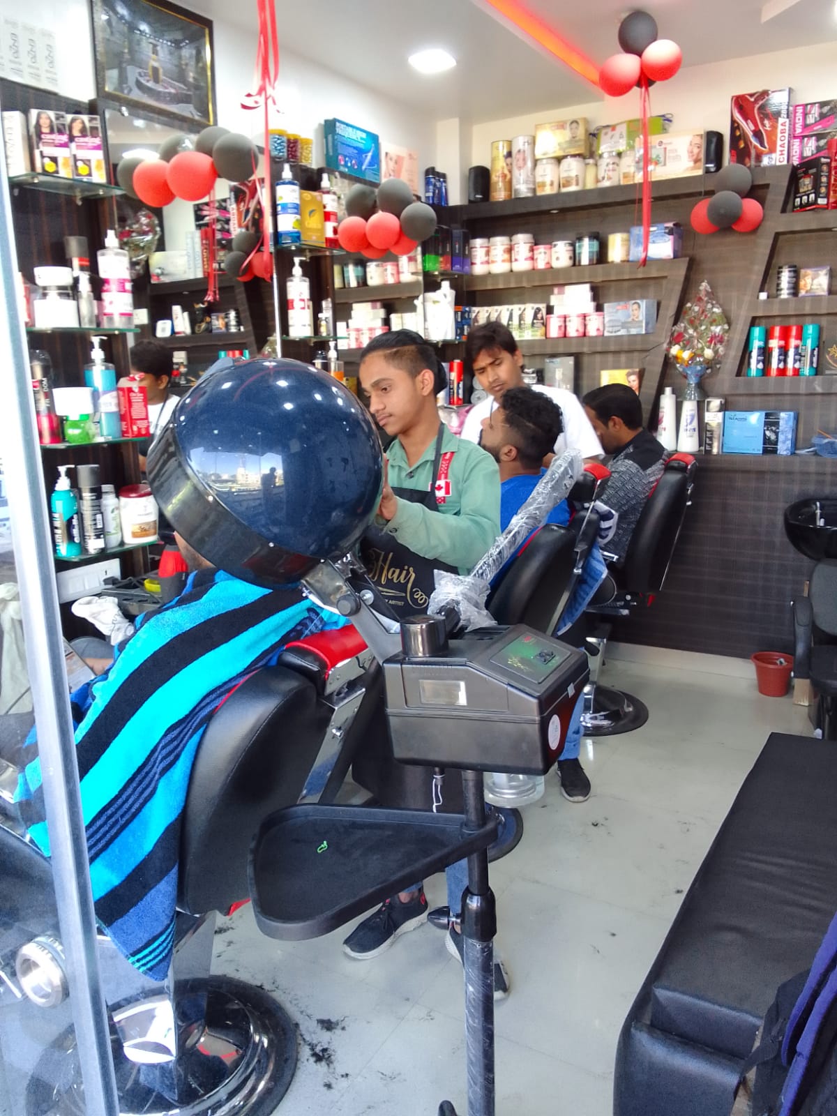 V Care Hair Saloon, Bus Stand, Shajapur — photo 7