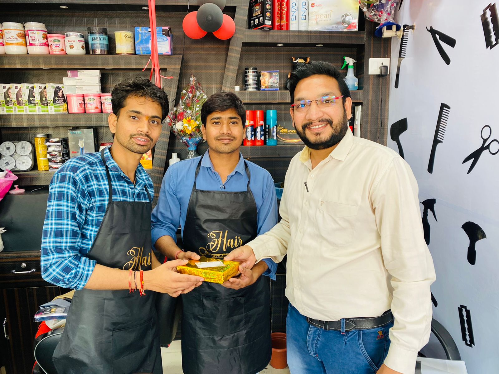 V Care Hair Saloon, Bus Stand, Shajapur — photo 11
